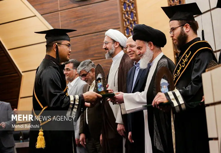 جشن فارغ التحصیلی