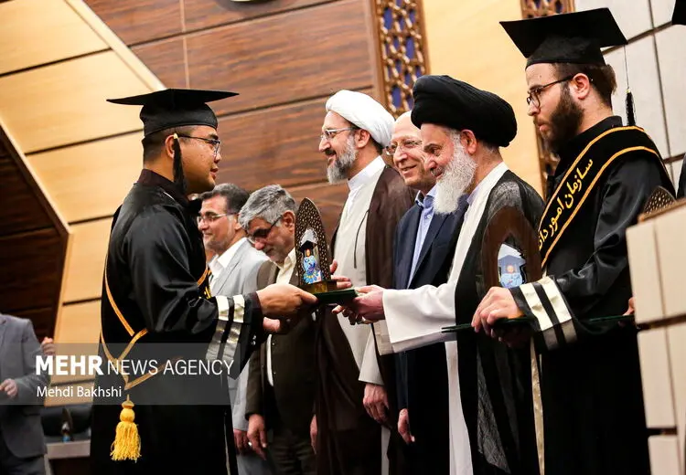 جشن فارغ التحصیلی