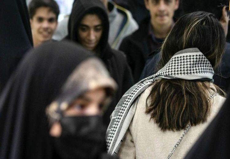 حدود 40 درصد زنان بی‌حجاب تهران، دیپلمه و خانه‌دارند/ همسر 70 درصد زنان موافق با نوع پوشش و بی‌حجابی آنان هستند