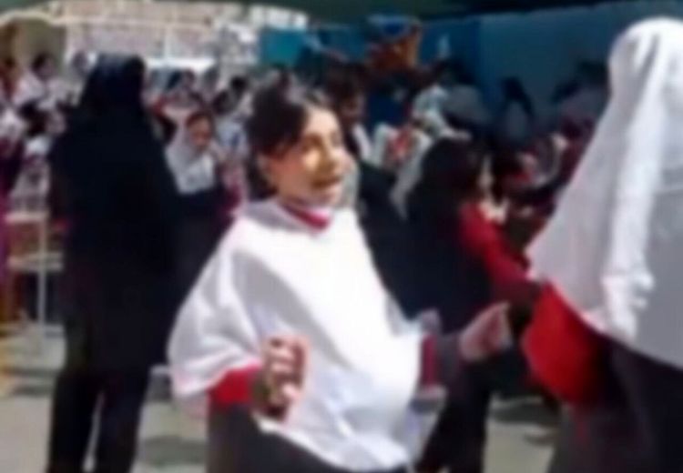 برکناری مدیر مدرسه بخاطر رقص دانش‌آموز با آهنگ دافی 