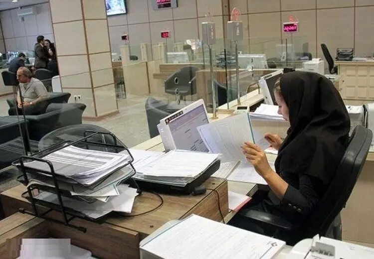 بیشترین و کمترین حقوق کارمندان دولت در سال ۱۴۰۴ چقدر است؟ 