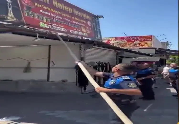  حذف جملات عربی از روی تابلوی مغازه‌ها در ترکیه