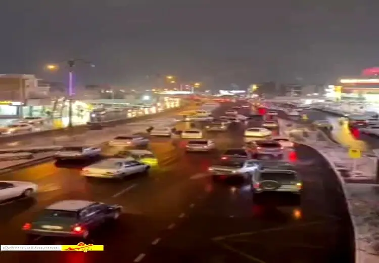 ویدیویی عجیب از برخورد ماشین‌ها در بلوار امام رضا در طرقبه مشهد