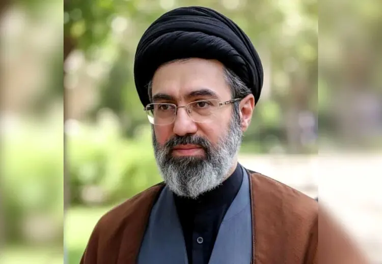 رهبر ایران:  نیروی دریایی ارتش آماده است تا شکست جدیدی را به اسرائیل و آمریکا بچشاند
