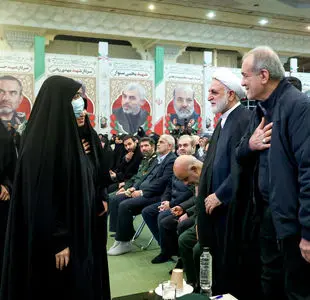 پزشکیان و دخترش در مراسم سالگرد شهادت سردار سلیمانی