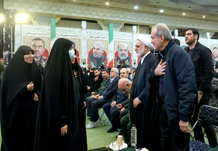 پزشکیان و دخترش در مراسم سالگرد شهادت سردار سلیمانی