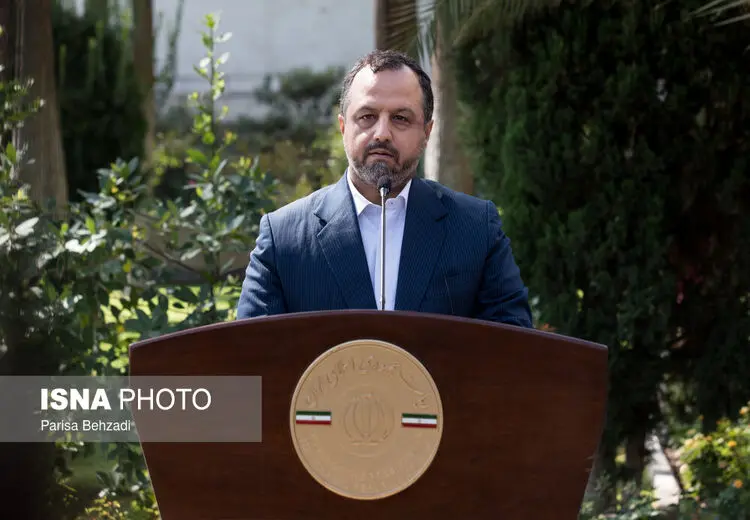 آقای خاندوزی! رزومه‌تان را منتشر کنید، حتی خودتان از اینکه وزیر شده‌اید شاخ در می‌آورید!