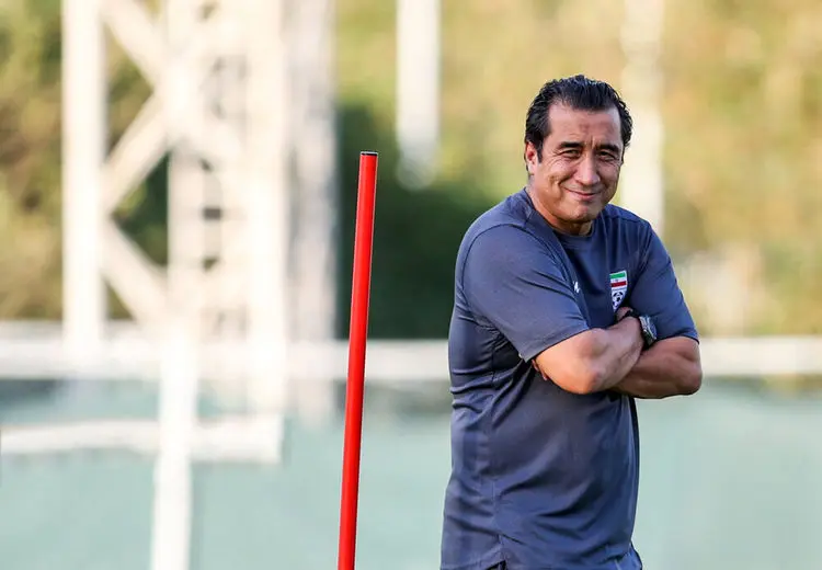 جنجال دوباره خداداد عزیزی ؛ پزشکیان آقای گل لیگ ایران نیست، ولمان کنید!