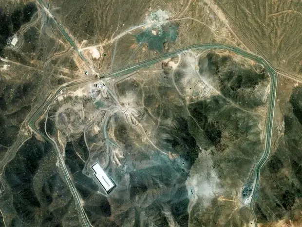 برگزاری مانور نظامی در مرکز هسته‌ای فردو