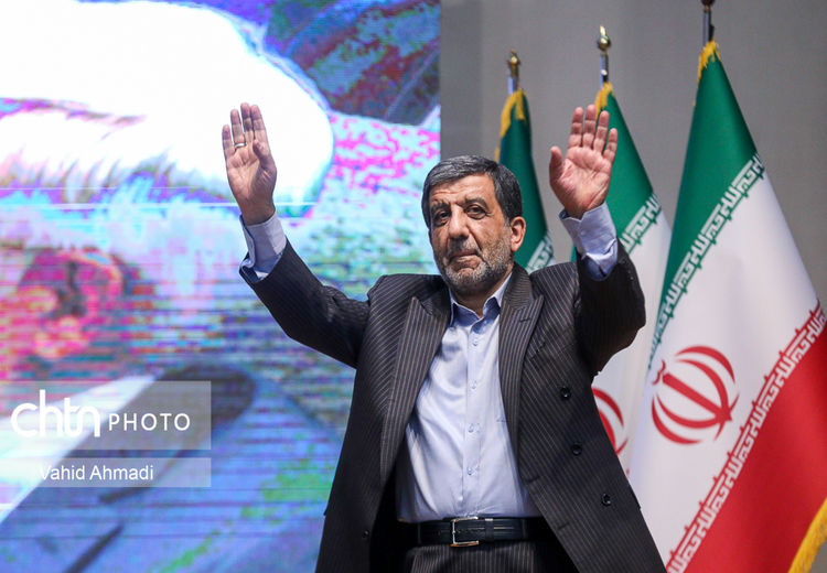 حمایت ضرغامی از شمخانی: سرش را پایین انداخته بود!