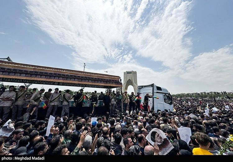 وداع مردم تهران با رییسی و شهدای سانحه تلخ سقوط بالگرد 