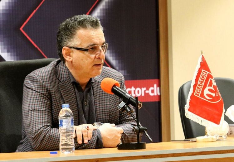 محمدرضا زنوزی: هوشنگ سعادتی در فوتبال ایران دلالی می‌کند