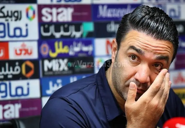 جواد نکونام ابقا شد؟