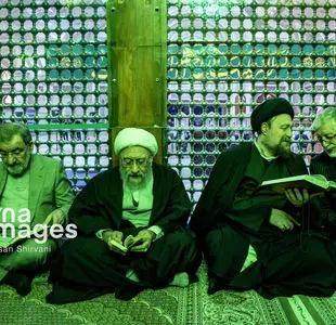  حضور اعضای مجمع تشخیص مصلحت نظام در مرقد بنیانگذار انقلاب