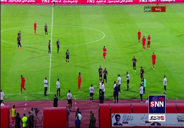 لحظه اخراج سروش رفیعی در دیدار پرسپولیس و تراکتور