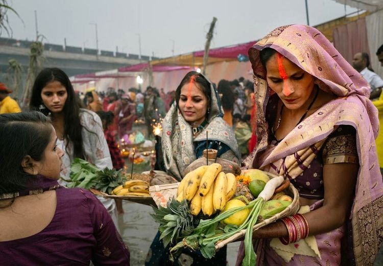 پخش نذری هندوها 