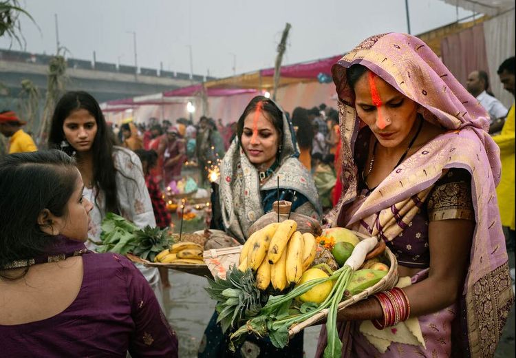 پخش نذری هندوها 