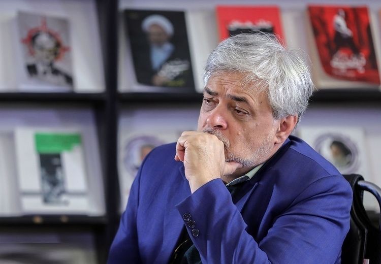 محمد مهاجری: نفوذی ها و تندروها، زیر نقاب دفاع از ارزش ها کاسبی می‌کنند