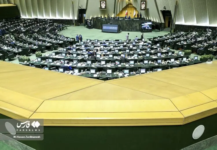 با یک تبلت یا پَکِ هدیه می‌خواهند رأی جمع کنند!