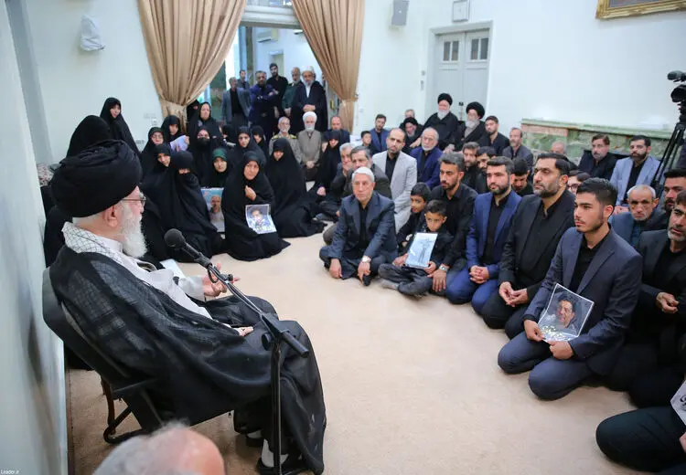 رهبر انقلاب: تشییع باشکوه شهدا نشان داد ملت ایران زنده است