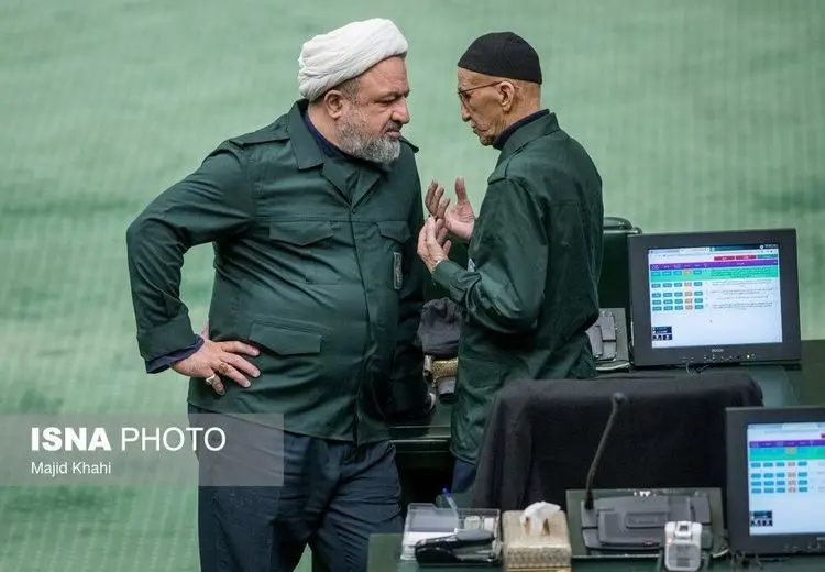  حمید رسایی با لباس سپاه در مجلس