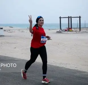 تصاویر ایسنا از مسابقه دوی ماراتن کیش که از خروجی این رسانه حذف شد