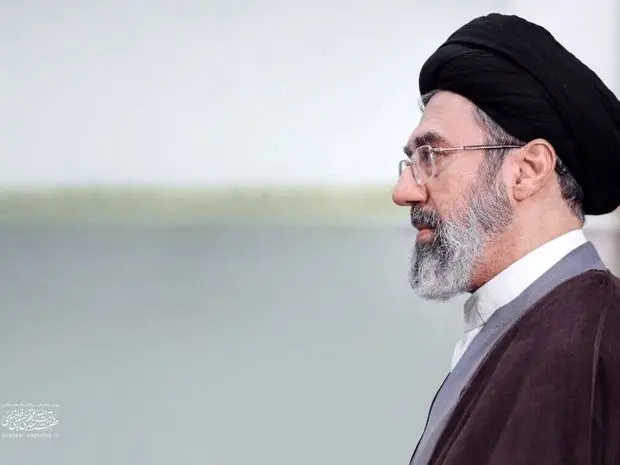 واکنش یک نماینده مجلس به شایعه درباره سلامتی رهبر سوم انقلاب: بنده این را مستند از زبان وزیر بهداشت اعلام می‌کنم که...