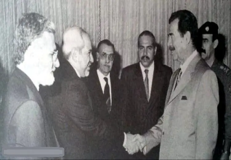 عکسی دیده نشده از دیدار ظریف و صدام