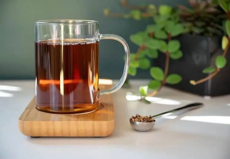 ۸ اشتباه رایج ایرانی‌ها در دم کردن و خوردن چای
