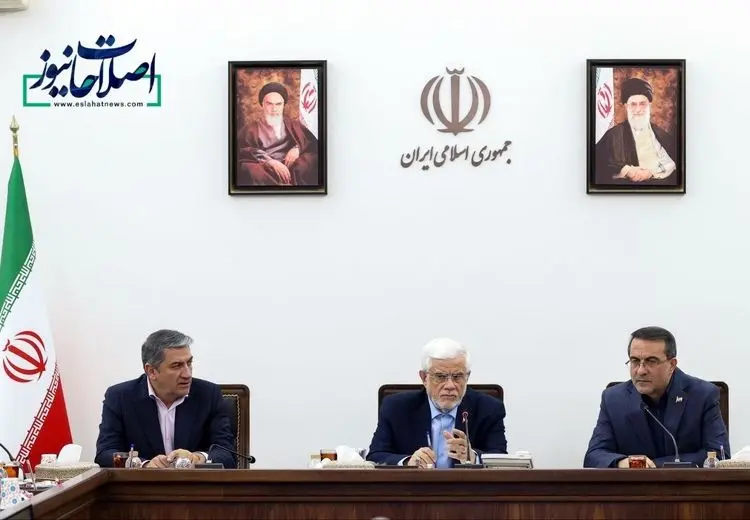  عارف: مدیری که در مسیر مخالف تصمیمات دولت است نمی‌تواند به عنوان مدیر ارشد باقی بماند