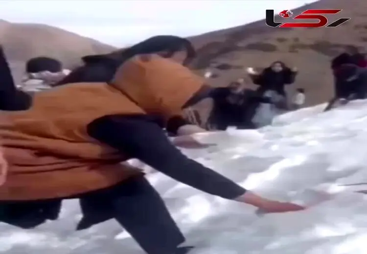 تصاویر برف‌بازی دختران دانش‌آموز کرمانی قبل از تصادف مرگبار 