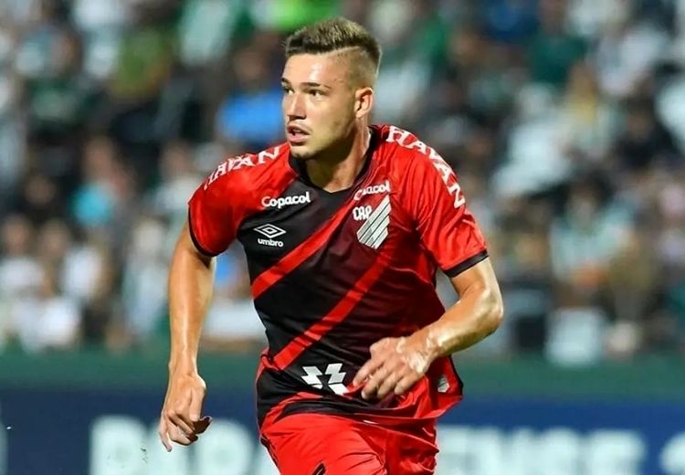 اوسمار، مهاجم خود در تایلند را به پرسپولیس می‌آورد