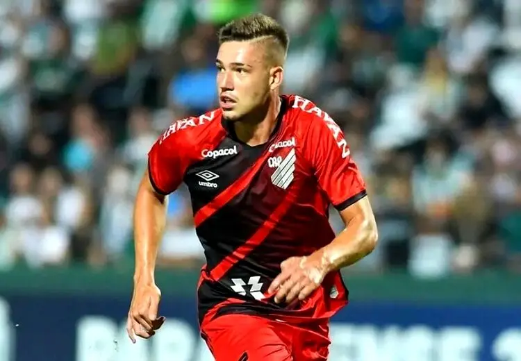 اوسمار، مهاجم خود در تایلند را به پرسپولیس می‌آورد