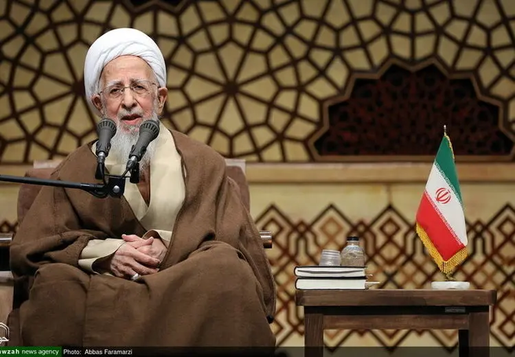 آیت‌الله جوادی‌آملی: بجای خواندن نماز باران،اختلاس نکنید