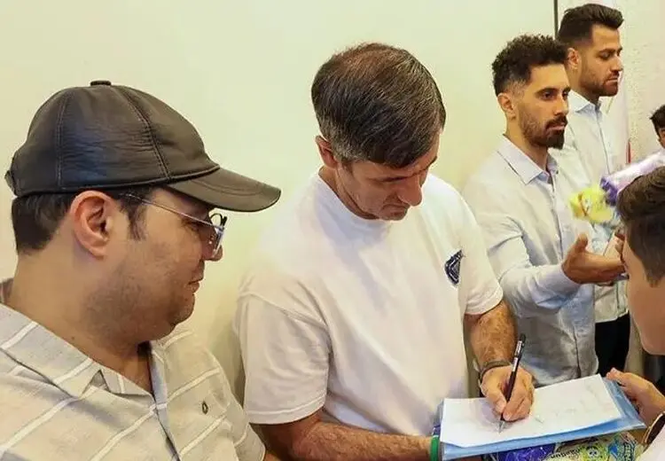 سورپرایز بیماران حضور کریم باقری، محمد ربیعی و چند تن از بازیکنان پرسپولیس