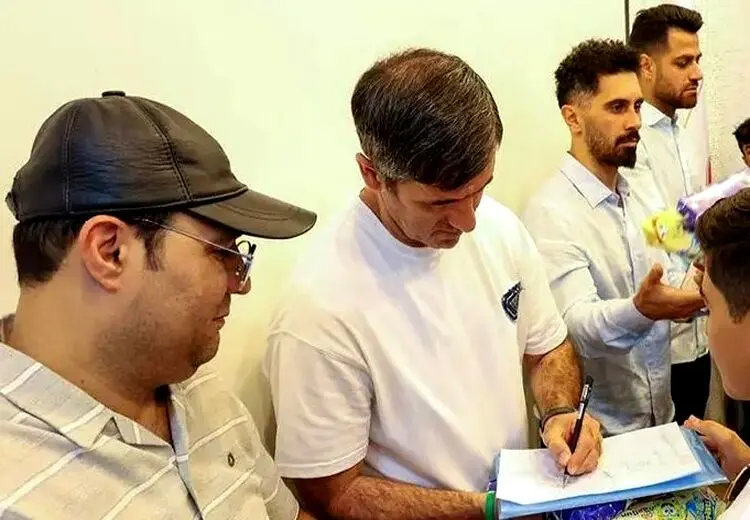 سورپرایز بیماران حضور کریم باقری، محمد ربیعی و چند تن از بازیکنان پرسپولیس