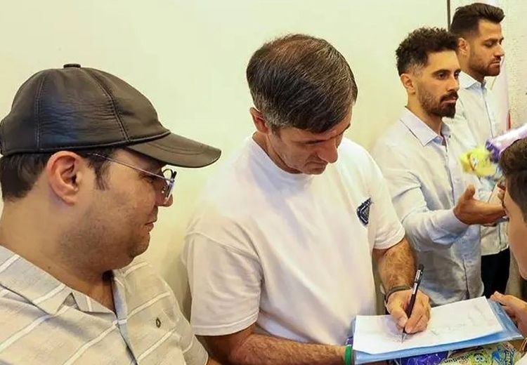 سورپرایز بیماران حضور کریم باقری، محمد ربیعی و چند تن از بازیکنان پرسپولیس