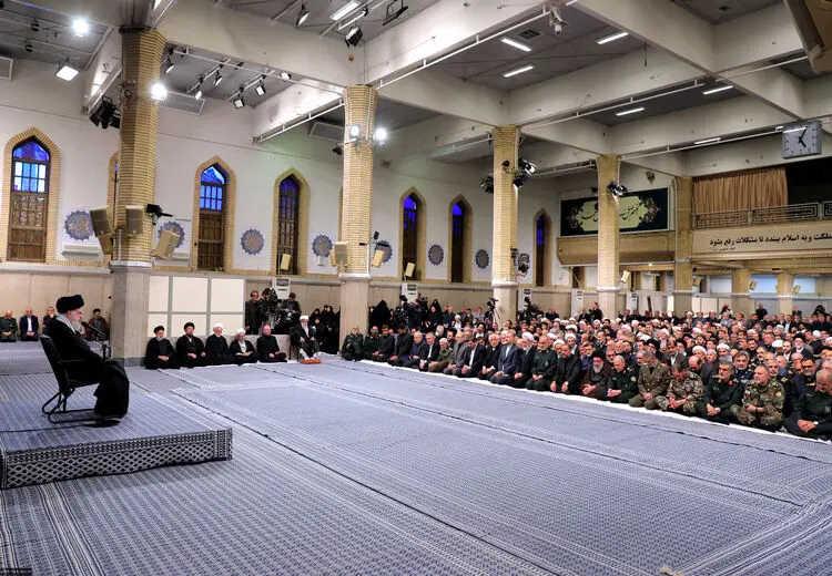 حضور فرزند رهبر انقلاب در دیدار مسئولان نظام 