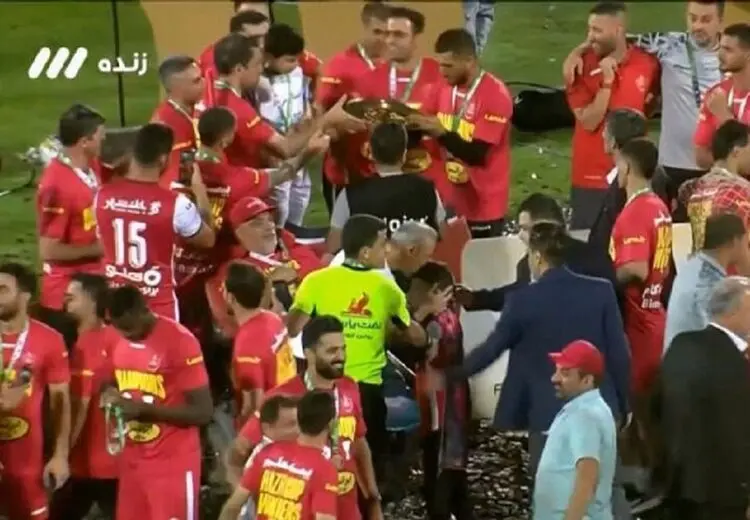 کمک داور جنجالی دربی 101 معلق شد

