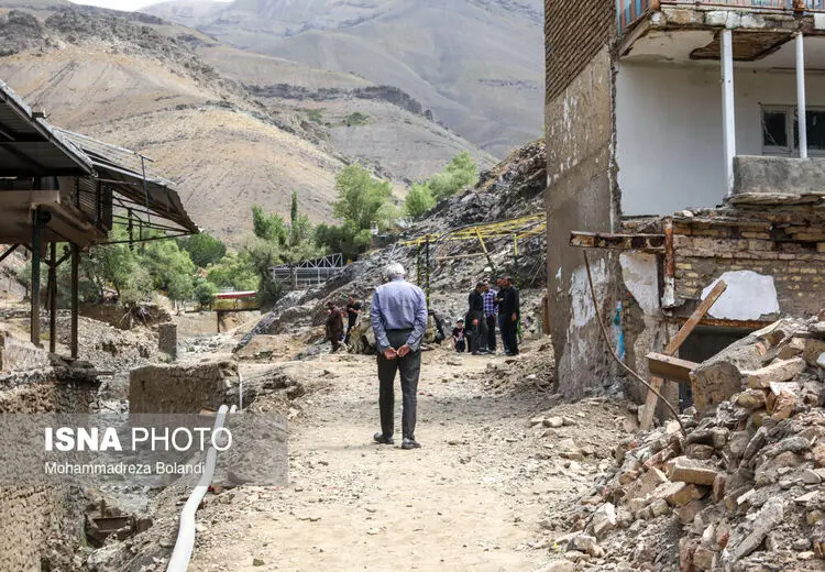عدم رسیدگی به امامزاده داود، یک سال پس از سیل!