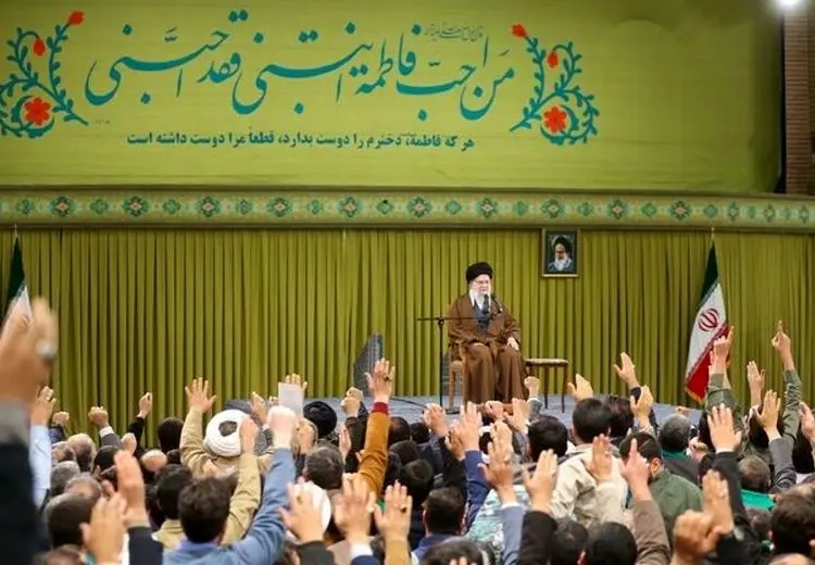 رهبر انقلاب : کمبودها زیاد است اما کشور در حال حرکت و پیشرفت است/ پدیده مداحی باید مرکز ادبیات مقاومت و تبیین معارف دینی و انقلابی شود