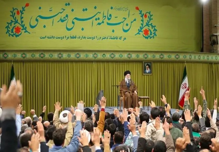 رهبر انقلاب : کمبودها زیاد است اما کشور در حال حرکت و پیشرفت است/ پدیده مداحی باید مرکز ادبیات مقاومت و تبیین معارف دینی و انقلابی شود