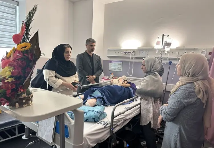 دیدار هادی ساعی از دختر تکواندوکار مجروح‌شده در حملات اسرائیل !