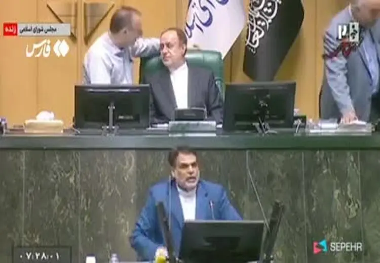 نماینده مجلس: بی‌حجابی اجباری در این کشور ترویج می‌شود نه حجاب اجباری!