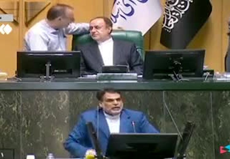 نماینده مجلس: بی‌حجابی اجباری در این کشور ترویج می‌شود نه حجاب اجباری!