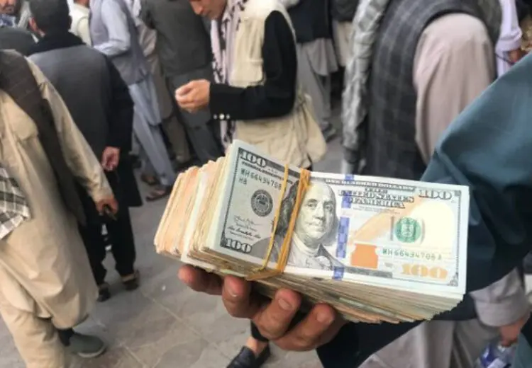 آخرین قیمت دلار در بازار آزاد و رسمی