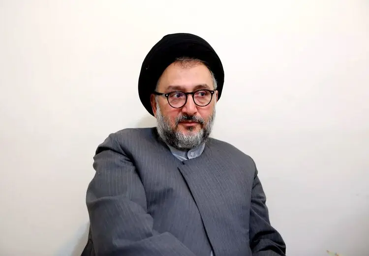 ابطحی: برای من با این عبا و عمامه پیامک تذکر حجاب آمده!