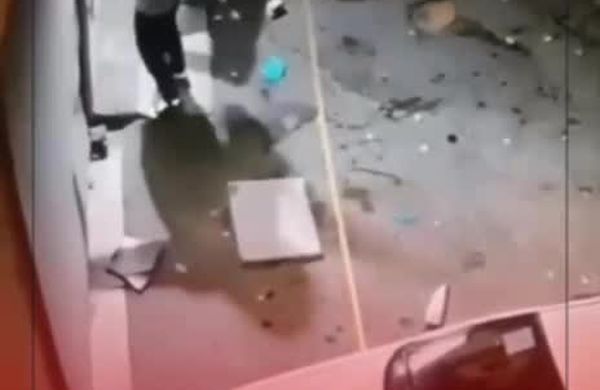 لحظه هجوم اوباش در نسیم‌شهر
