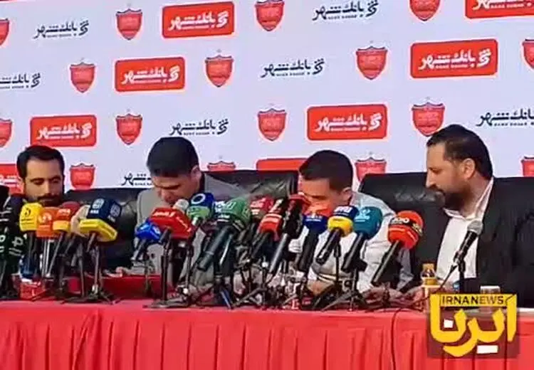 لحظه امضا قرارداد اوسمار سرمربی جدید پرسپولیس