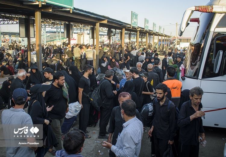 تردد بیش از ۱۰۰ هزار زائر از مرز مهران در ایام محرم